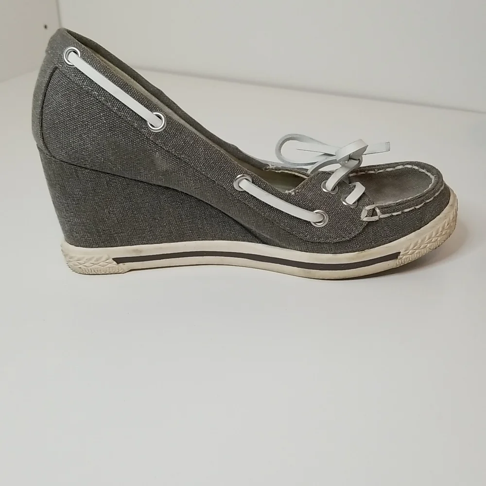 Rock & Candy Gray Wedges - Picture 4 of 10